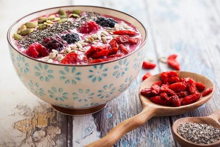 Superfoods sind oft auch super teuer. Zum Glück gibt es heimische Alternativen, die fast genauso gesund, aber viel billiger ...