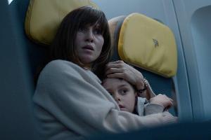 Peri Baumeister und Carl Koch in "Blood Red Sky".