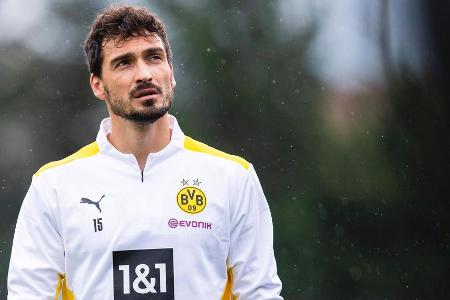 Die ohnehin nicht immer sattelfeste BVB-Abwehr wird zu Saisonbeginn noch anders aussehen als mutmaßlich nach einigen Spielta...