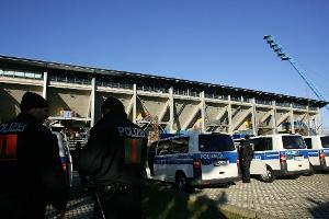Trotz Großaufgebot der Polizei: Ausschreitungen bei Rostock gegen Dresden