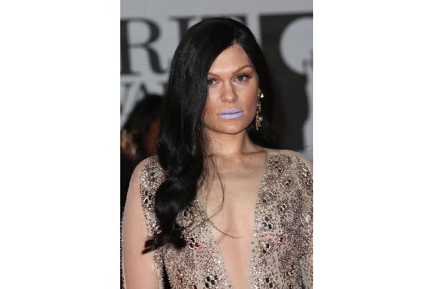 ...diesen Aufzug von Jessie J bei den diesjährigen BRIT Awards zu verantworten hat, musste danach hoffentlich ein paar Stund...