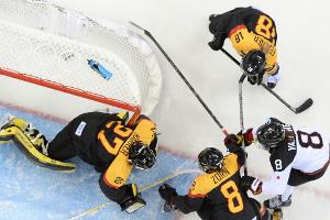 Zur Kontakt-Nachverfolgung: Spielerinnen tragen Tracker bei Eishockey-WM