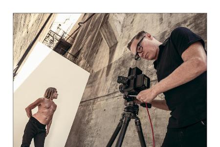 BTS Pirelli The Cal by Bryan Adams (5)