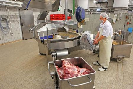 VW-Currywurst, Herstellung