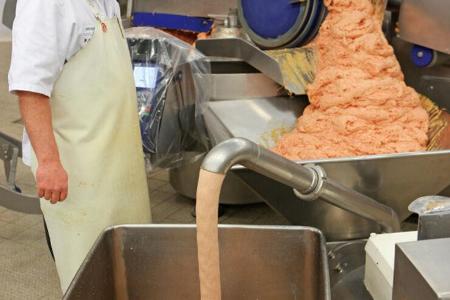 VW-Currywurst, Herstellung