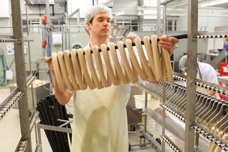 VW-Currywurst, Herstellung