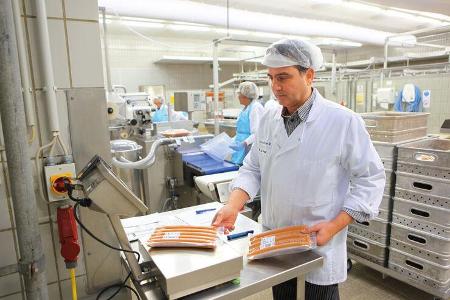 VW-Currywurst, Herstellung