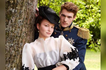 Devrim Lingnau und Philip Froissant spielen das legendäre Kaiserpaar.