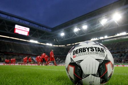 Bundesregierung erleichtert Fußballspiele am Abend