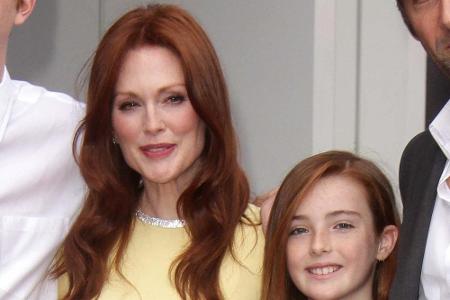 Liv Helen Freundlich sieht nicht nur im Gesicht aus wie Mama Julianne Moore. Auch die berühmte rote Mähne hat sie von der Sc...