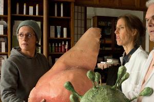 "Immer der Nase nach": Schaufensterdekorateurin Tanja (Claudia Michelsen, l.) wird bewusst, dass das Leben an ihr vorbeigera...