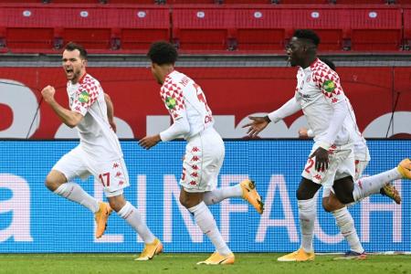 Sieg im Elfmeterschießen: Mainz ringt Elversberg nieder