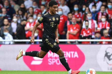 Traf nur 86 Sekunden nach seiner Einwechslung nach Wiederanpfiff trocken zum 6:0, nachdem er einen Querpass der Bremer Abweh...