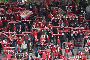 Unions rot-weiße Party im "Wohnzimmer" der blau-weißen Hertha