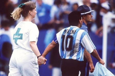 Ein weiterer Fußball-Superstar im Zwielicht: Bei der WM 1994 kommt es zum letzten Einsatz von Diego Maradona für die argenti...