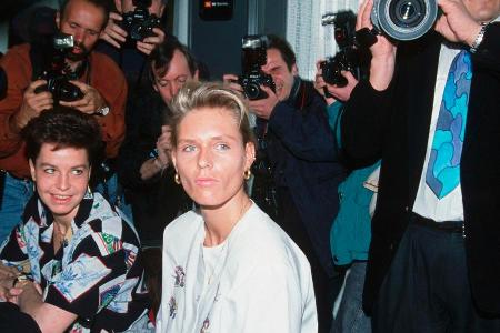 Grit Breuer und Katrin Krabbe wird 1992 die Einnahme von Clenbuterol nachgewiesen, das damals noch nicht auf der Dopingliste...