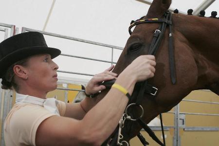 Doping-Fälle machen nicht nur bei Zweibeinern Halt: Das erfahren auch die Reitsport-Fans, als Isabell Werth wegen positiver ...