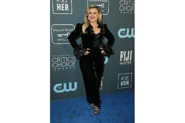 Die mit Hyperemesis gravidarum oft einhergehende Dehydrierung kann lebensgefährlich sein. Kelly Clarkson war 2014 und 2015 s...