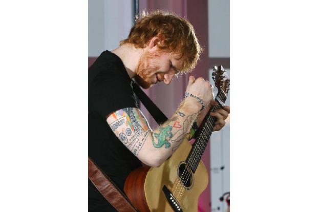 ...und bei einem anderen Date hatte Ed Sheeran vorsichtshalber eine Packung LEGO-Steine mitgebracht. Dass er am Ende ein kle...