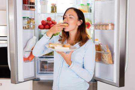 Hunger erkennen: Im nächsten Schritt gilt es, sich und seine Bedürfnisse bzw. sein Hungergefühl kennenzulernen. Wer bewusst ...