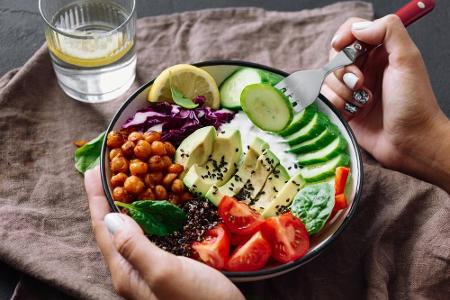 Genuss entdecken: Bei intuitivem Essen geht es vor allem darum, die Freude am Essen wiederzuentdecken. Dabei kommt es auch a...