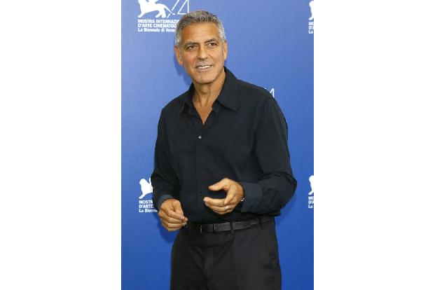 ...strebte er zunächst eine Karriere im Bereich Sport an, bewarb sich erfolglos beim Baseball-Team Cincinnati Reds. Sein Cou...