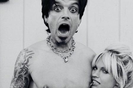 Lily James und Sebastian Stan sind als Chaospaar Pamela Anderson und Tommy Lee kaum wieder zu erkennen. Streamingdienst Hulu...