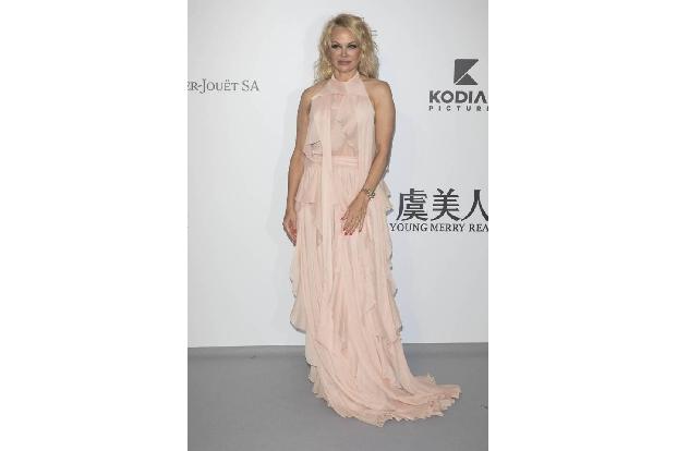 Wäre Pamela Anderson ohne Silikon jemals weltberühmt geworden? Man weiß es nicht. Aber 1999 blickte die Kultblondine in den ...