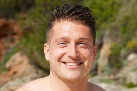 Tony (30), Polizeibeamter aus Rostock:
