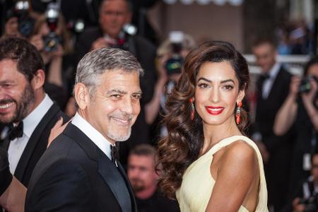 2017 kamen auch die Zwillinge von Amal und George Clooney zur Welt. In der Öffentlichkeit sieht man Ella und Alexander, inzw...