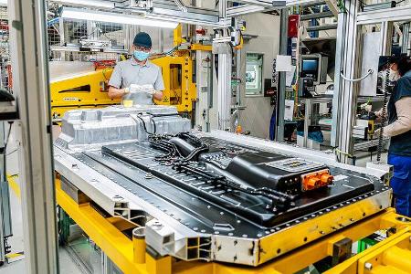 Produktion EQC, Werk in Kamenz