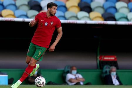 War auf der letzten Linie in vielen brenzligen Momenten noch rechtzeitig zur Stelle. Verhinderte so mehrfach Großchancen für...