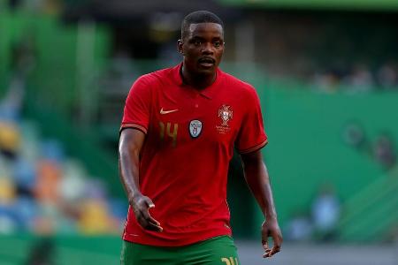 Bekam das Mittelfeld überhaupt nicht in den Griff und konnte der spielerischen Dominanz der deutschen Mannschaft nichts entg...