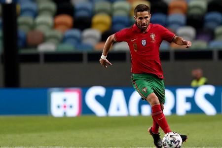 Sorgte mit seinem Passspiel in der letzten halben Stunde wieder für etwas strukturierteres Angriffsspiel seiner Mannschaft. ...