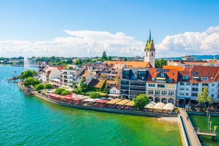 Um den Bodensee führen einige Wander- und Fahrradwege – besonders die Strecke von Friedrichshafen (Bild) über Bregenz nach R...