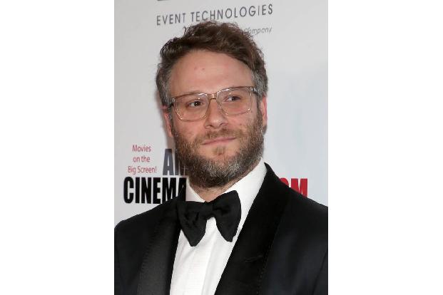 Seth Rogen hat kürzlich eine von ihm persönlich getöpferte Vase in leuchtendem Orange versteigert. Knapp 8.400 Euro konnten ...