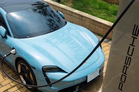Ein weiteres Batteriewerk möchte die VW-Tochter Porsche bauen, und zwar in Tübingen. Die geplante Produktionskapazität von 1...