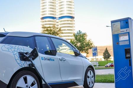 Vorsichtiger beim Verbrennerausstieg verhält sich der Münchener Autobauer BMW. Konzernchef Zipse möchte sich weiterhin an de...