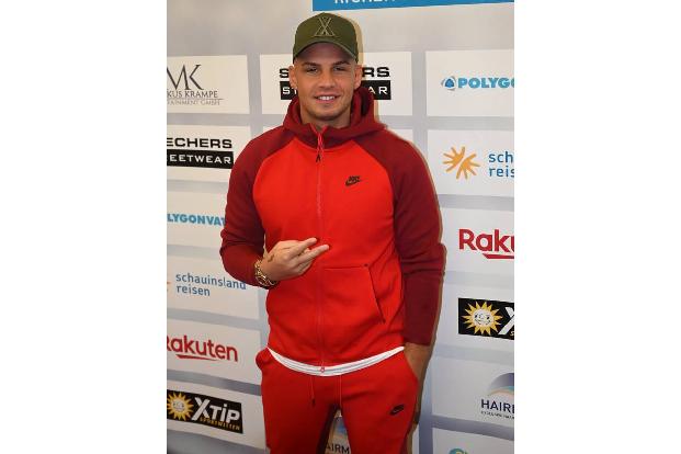 ...Missverständnis, wie der Musiker versicherte. Er würde seine Strafe akzeptieren und sei keinesfalls selbst gefahren. Auch...