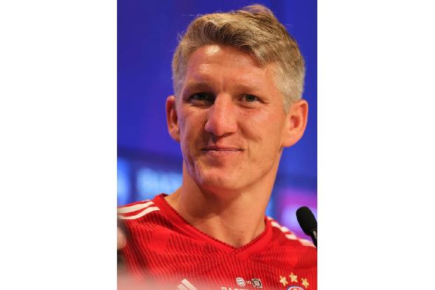 Fast 20 Jahre ist es her, dass Bastian Schweinsteiger 2003 mit Tempo 150 erwischt wurde, obwohl nur 80 erlaubt war. Da der F...