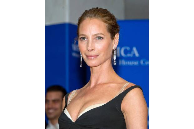 Model Christy Turlington begann 2011 mit dem Marathon-Training, um mit ihrer Teilnahme an unterschiedlichen Orten auf ihre C...