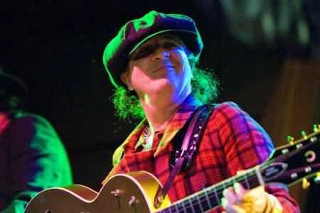 Am 13. Januar verstarb Punkpionier und Mitbegründer der New York Dolls Sylvain Sylvain nach einem längeren Krebsleiden. Das ...