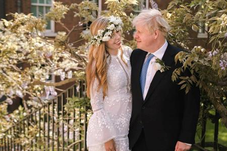 Und auch sie taten es ohne Ankündigung: Großbritanniens Premierminister Boris Johnson gab seiner Carrie Symonds in der Londo...