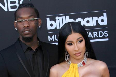Cardi B und Rapper Offset schafften es, ihre Ehe ein Jahr lang vor der Presse geheimzuhalten. Bereits im September 2017 heir...