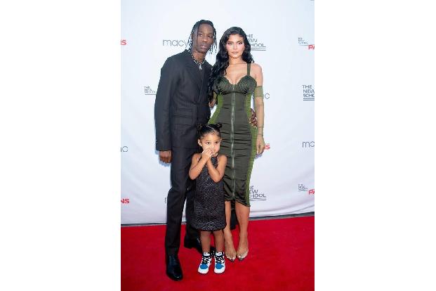Kylie Jenner dankte ihrem On-off-Partner Travis Scott, der der Vater ihrer Tochter Stormi ist: 