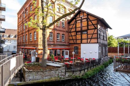 Über einen der größten Altstadtkerne des Landes verfügt Erfurt. Die Landeshauptstadt Thüringens weiß vor allem mit den Fachw...