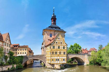 Bamberg ist immer eine Reise wert! Die fränkische Stadt an der Regnitz hat eine ganze Reihe an Sehenswürdigkeiten zu bieten....
