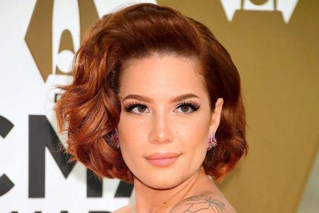 US-Sängerin Halsey wurde 2021 zum ersten Mal Mutter. Ihr Sohn hört auf den Namen Ender Ridley Aydin und kam laut Instagrampo...