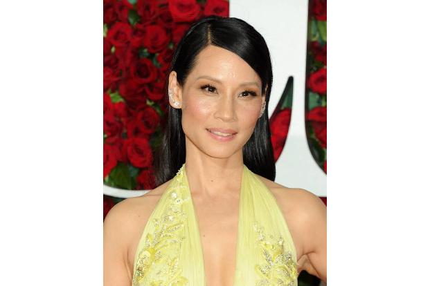 Lucy Lui malte jahrelang unter dem Pseudonym Yu Ling, ihrem chinesischen Namen. Die Schauspielerin ist studierte Künstlerin,...