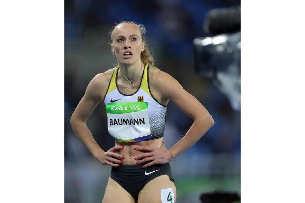 ...begleitet von Schlaflosigkeit, Herzrasen, Übelkeit und Hitzewallungen. Immer wieder werde über körperliche Verletzungen i...